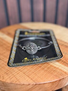 Liffey Artefacts Ireland Inishkeen Celtic Cross Hook Clasp Bracelet NWT